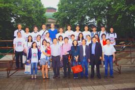 环境、给排水师生在大礼堂前合影