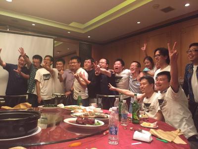 毕业十周年晚宴上合影