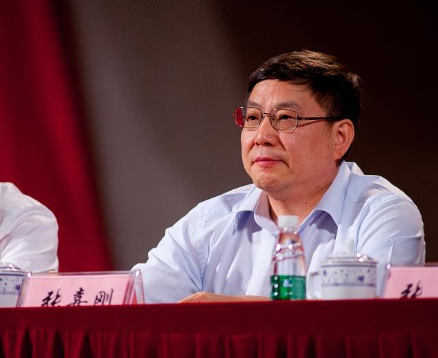 张喜刚董事长